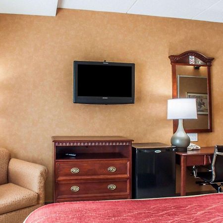 Quality Inn Near Walden Galleria Mall Cheektowaga Exterior photo