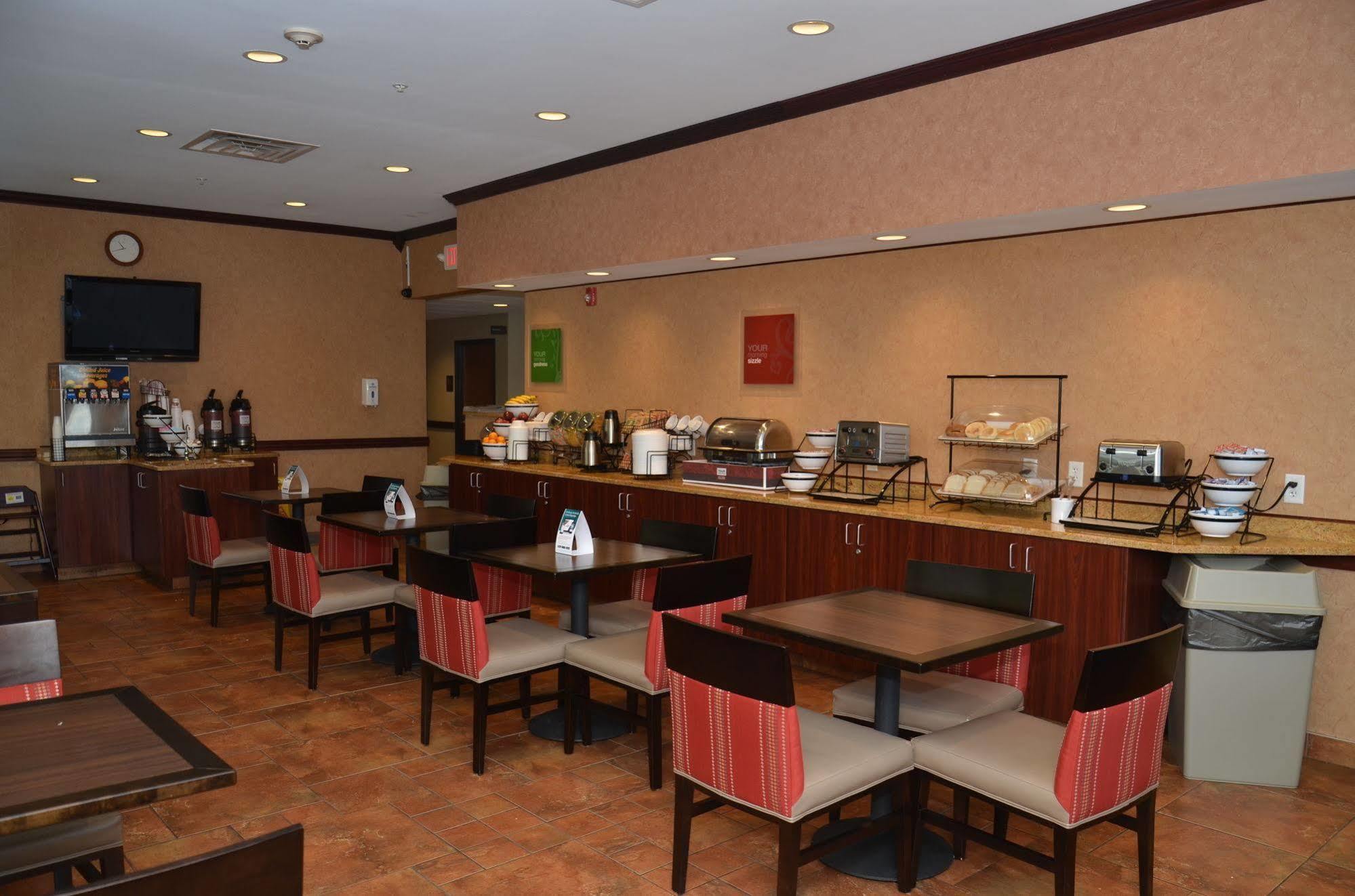 Quality Inn Near Walden Galleria Mall Cheektowaga Exterior photo