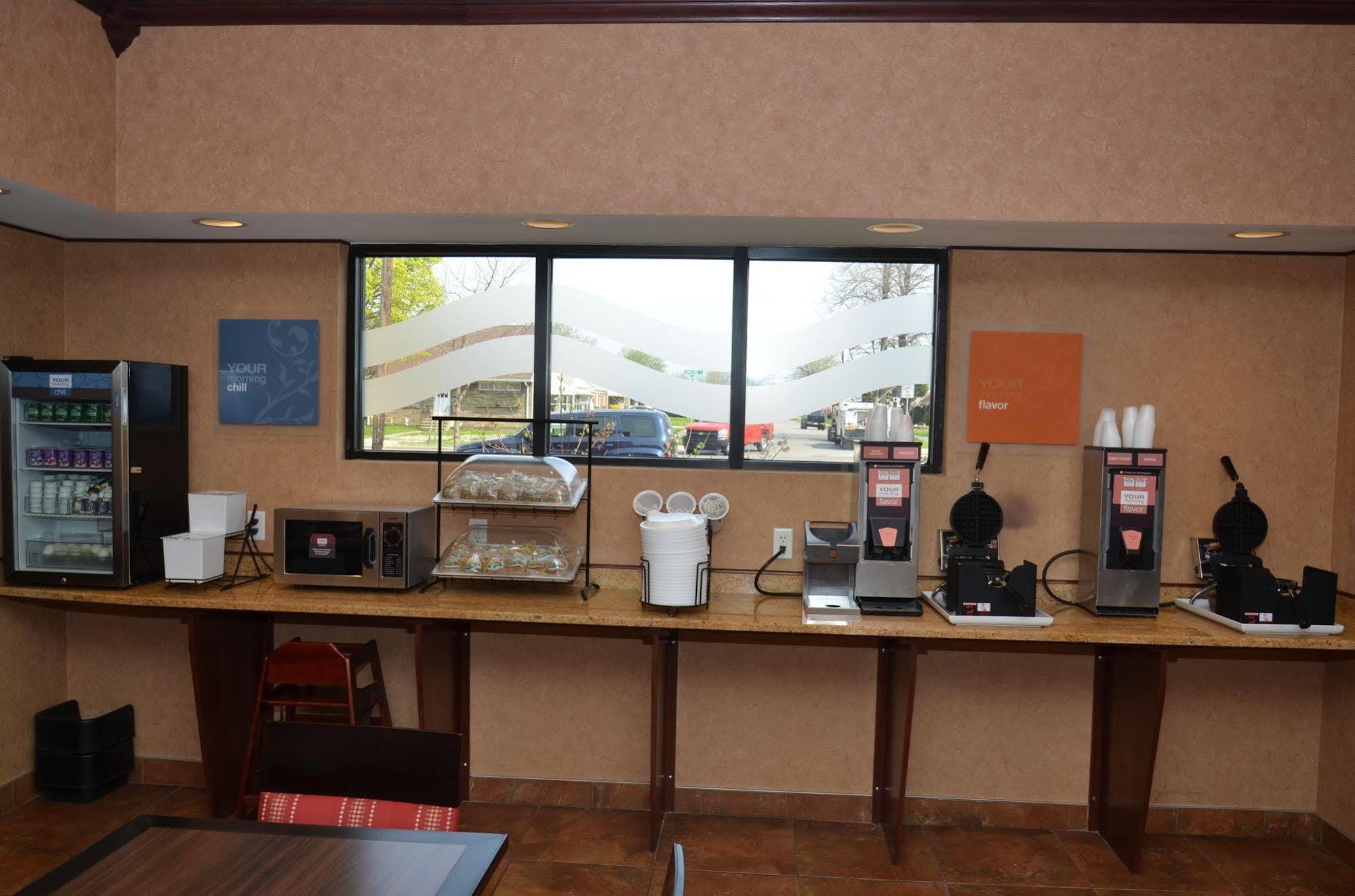 Quality Inn Near Walden Galleria Mall Cheektowaga Exterior photo
